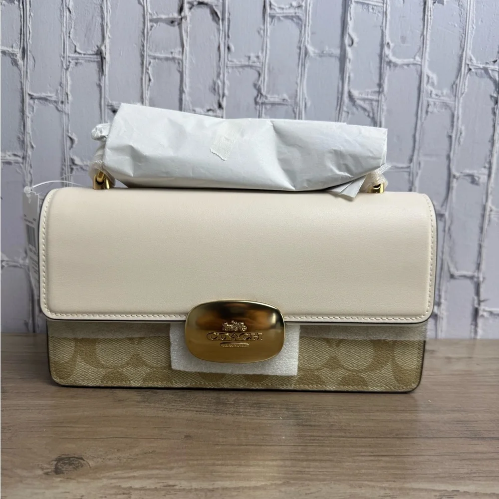 NWT Coach Eliza chain signature Crossbody shoulder Bag Chalk/light Khaki CP009